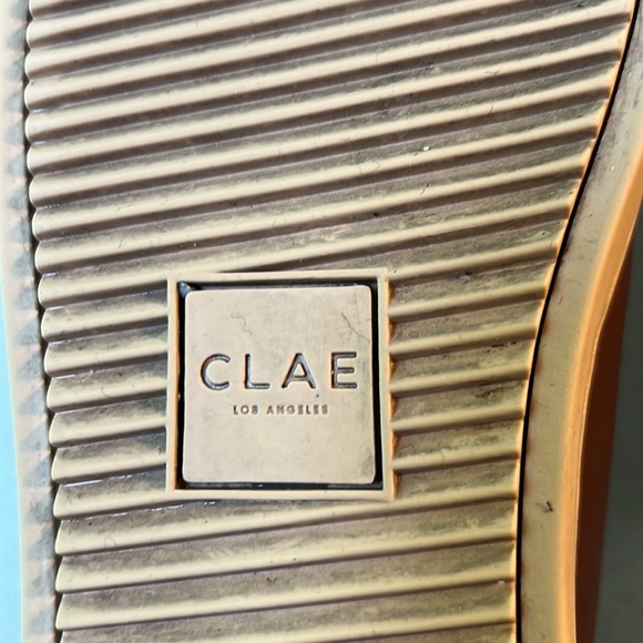 Clae leather sneakers like new - Picture 7 of 7